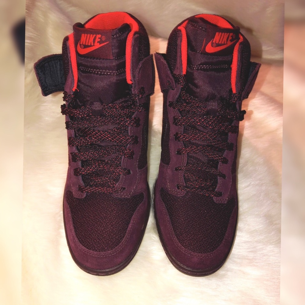 Nike Women Dunk Sky Hi Essential
